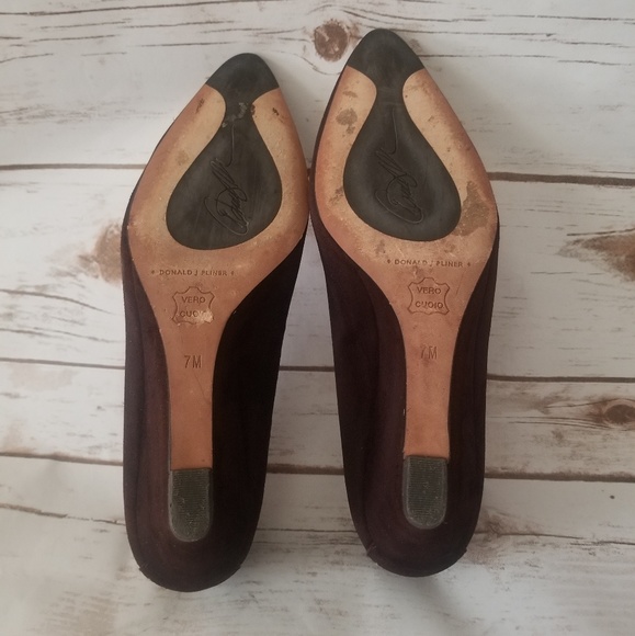 Donald J Pliner Brown Wedges Sz7 - Picture 5 of 5